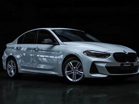 2023 BMW 1 серии 120i III (F52) Рестайлинг, белый, 1980000 рублей, вид 3