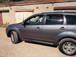 2008 Mitsubishi Outlander II, серый, 915000 рублей, вид 3