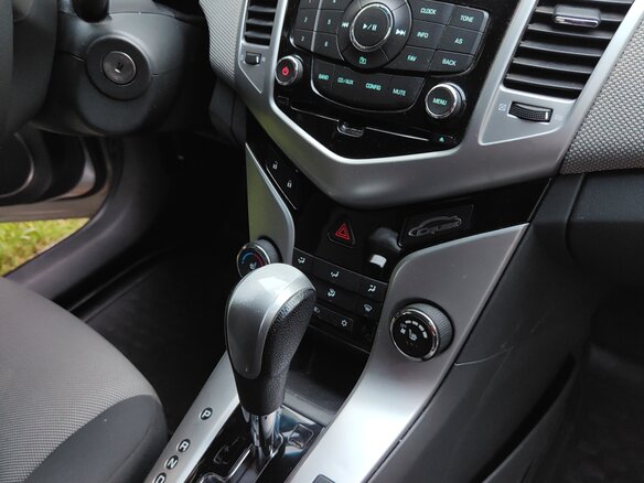 2010 Chevrolet Cruze I, серебристый, 666000 рублей - вид 19