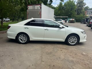 2014 Toyota Camry VII (XV50) Рестайлинг, белый, 1599999 рублей, вид 4