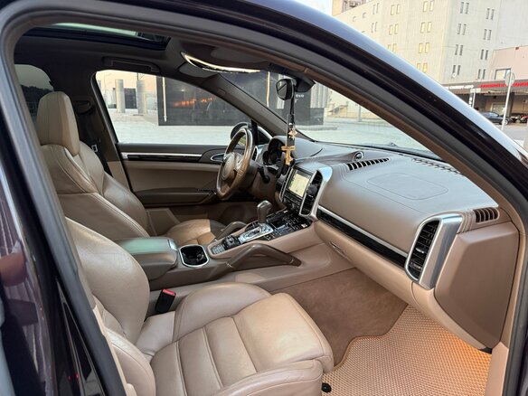 2011 Porsche Cayenne Diesel II (958), фиолетовый - вид 16