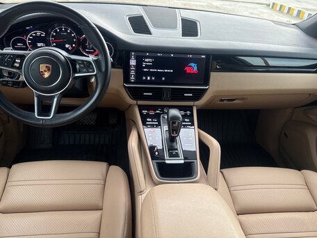 2018 Porsche Cayenne III, серый, 5600000 рублей, вид 5