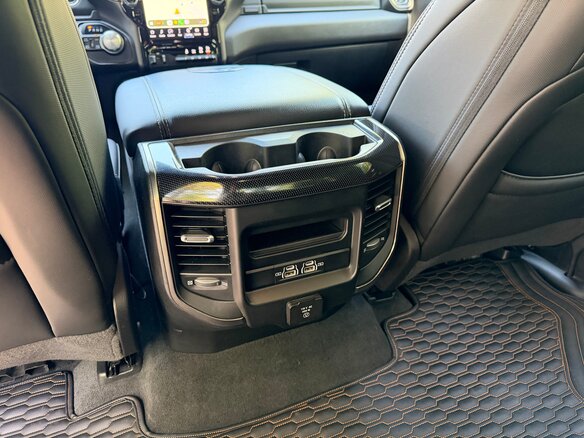 2022 Ram 1500 Crew Cab V, оранжевый, 6800000 рублей - вид 27