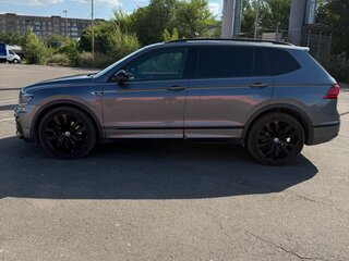 2020 Volkswagen Tiguan Allspace II, серый, 3750000 рублей, вид 5