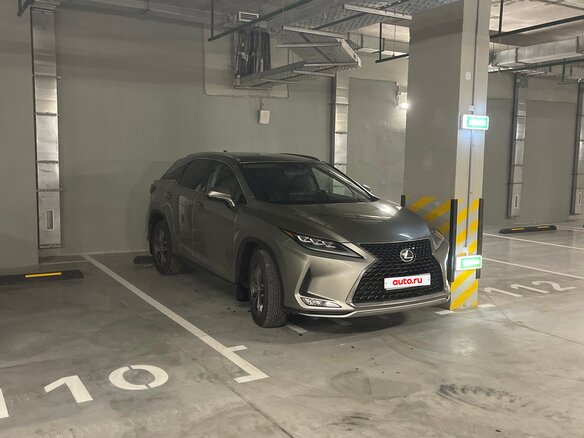 2020 Lexus RX 300 IV Рестайлинг, серый, 4800000 рублей - вид 9