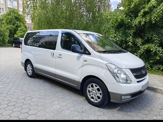 2010 Hyundai H-1 II, белый, 1100000 рублей, вид 2