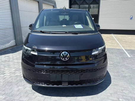 2023 Volkswagen Multivan T7, чёрный, 3850000 рублей, вид 2