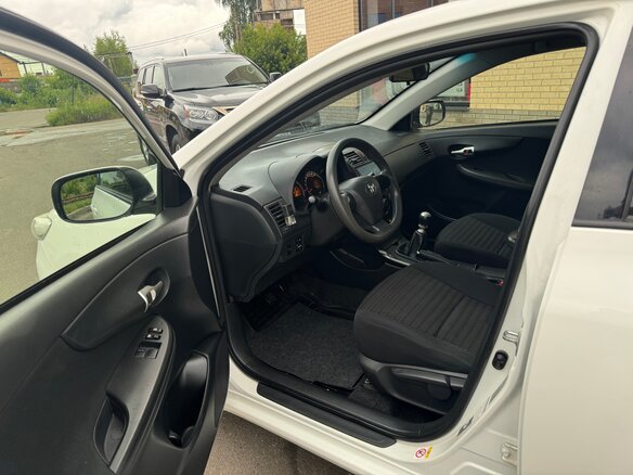 2013 Toyota Corolla X (E140, E150) Рестайлинг, белый, 790000 рублей - вид 10