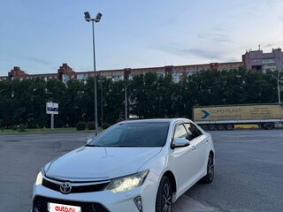2017 Toyota Camry VII (XV50) Рестайлинг 2, белый, 2300000 рублей, вид 2
