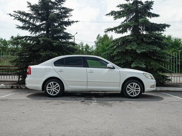 2012 Skoda Octavia II (A5) Рестайлинг, белый, 725000 рублей - вид 7