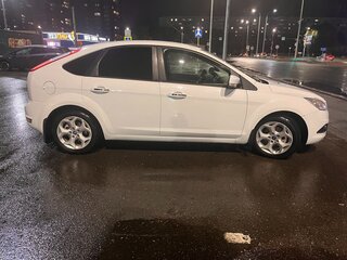 2011 Ford Focus II Рестайлинг, белый, 745000 рублей, вид 4