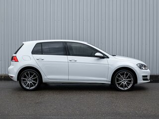 2014 Volkswagen Golf VII, белый, 1390000 рублей, вид 5