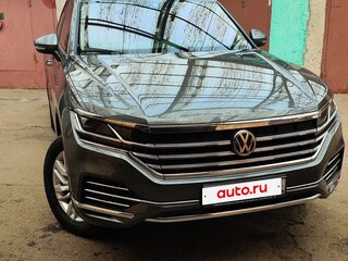 2020 Volkswagen Touareg III, серый, 6890000 рублей, вид 2