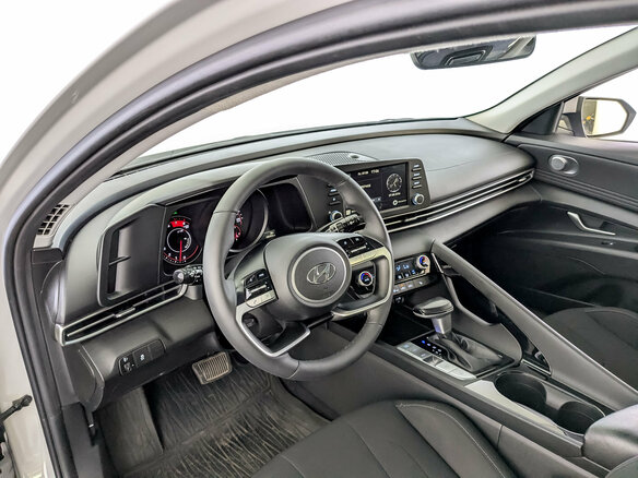 2021 Hyundai Elantra VII (CN7), серый, 1620000 рублей - вид 15