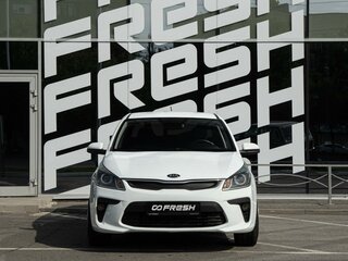 2020 Kia Rio IV, белый, 1146700 рублей, вид 3
