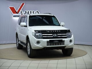 2013 Mitsubishi Pajero IV Рестайлинг 1, белый, 1990000 рублей, вид 3