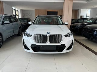 2025 BMW iX1 eDrive 25L, белый, 5550000 рублей, вид 4