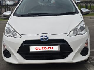 2017 Toyota Aqua I Рестайлинг, белый, 1000000 рублей, вид 1