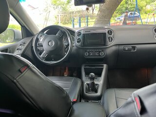 2012 Volkswagen Tiguan I Рестайлинг, серебристый, 900000 рублей, вид 3