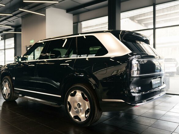 2025 Zeekr 9X 70 kWh, чёрный - вид 5