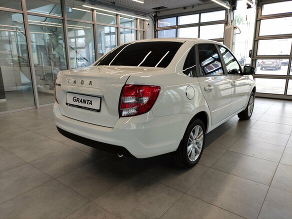 2026 Lada (ВАЗ) Granta I Рестайлинг, белый - вид 6