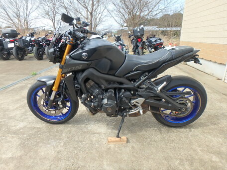 2019 Yamaha MT-09 (FZ-09), чёрный, 900000 рублей, вид 1
