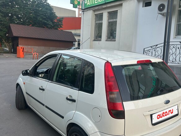 2004 Ford Fiesta Mk5, белый, 335000 рублей - вид 5