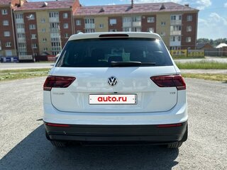 2018 Volkswagen Tiguan II, белый, 1830000 рублей, вид 4