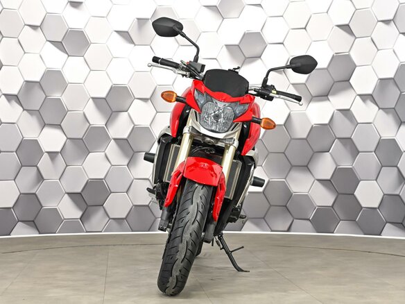 2011 Suzuki GSR 750, красный, 599000 рублей - вид 4