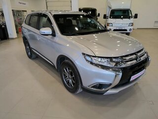 2017 Mitsubishi Outlander III Рестайлинг 2, серебристый, 1775000 рублей, вид 3