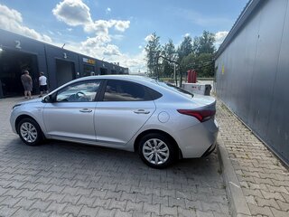 2018 Hyundai Solaris II, серебристый, 1390000 рублей, вид 3