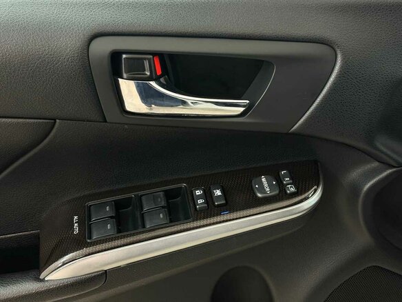 2017 Toyota Camry VII (XV50) Рестайлинг, белый, 2025000 рублей - вид 8
