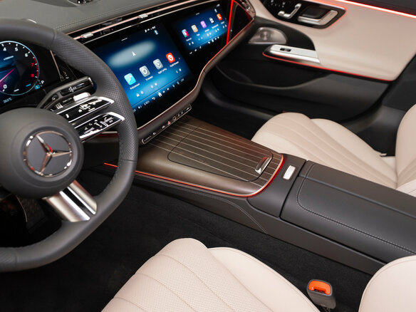 2026 Mercedes-Benz E-Класс 300 VI (W214, S214), чёрный - вид 15