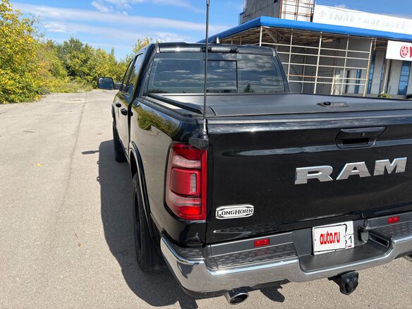 2023 Ram 1500 Quad Cab V, чёрный, 8000000 рублей - вид 7
