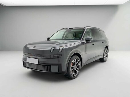 Lynk & Co 900