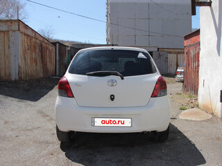 2009 Toyota Vitz II (XP90), белый, 330000 рублей, вид 4