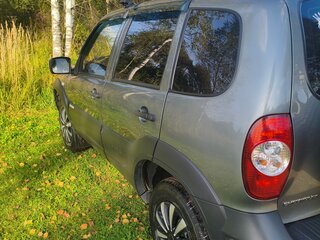 2013 Chevrolet Niva I Рестайлинг, серый, 600000 рублей, вид 4