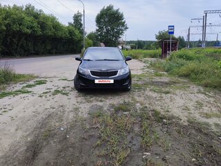 2015 Kia Rio III Рестайлинг, чёрный, 700000 рублей, вид 3