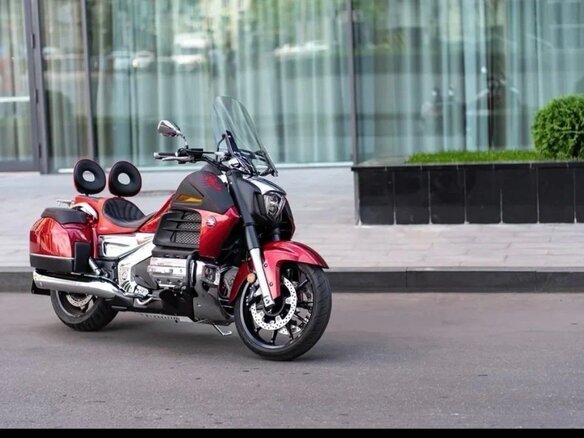 2016 Honda Valkyrie 1800, красный, 1750000 рублей - вид 8