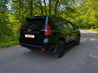 2021 Toyota Land Cruiser Prado 150 Series Рестайлинг 3, чёрный, 5699000 рублей, вид 3