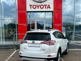 2019 Toyota RAV4 IV (XA40) Рестайлинг, белый, 2389000 рублей, вид 5