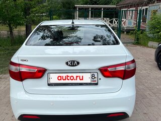 2013 Kia Rio III, белый, 690000 рублей, вид 3