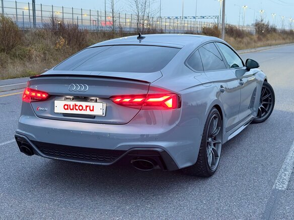 2022 Audi RS 5 II (F5) Рестайлинг, серый, 7850000 рублей - вид 4