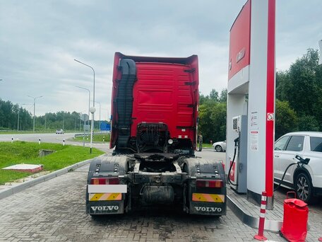 2004 Volvo FH, красный, 3500000 рублей, вид 4