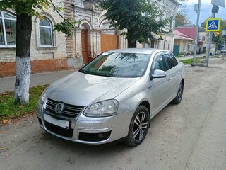 2010 Volkswagen Jetta V, серебристый, 650000 рублей, вид 4