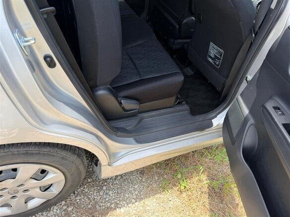 2011 Toyota Wish II, серебристый - вид 10