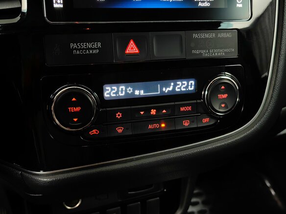 2018 Mitsubishi Outlander III Рестайлинг 2, синий, 1525000 рублей - вид 17