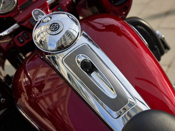 2011 Harley-Davidson CVO Road Glide, красный, 1400000 рублей - вид 2