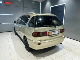 2001 Toyota Ipsum I (M10), серебристый, 349000 рублей, вид 4