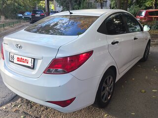 2015 Hyundai Solaris I Рестайлинг, белый, 777000 рублей, вид 2